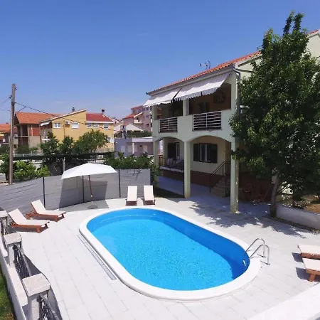 Apartment Max - Luxurious With Pool *