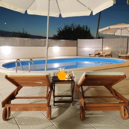Lejlighed Max - Luxurious With Pool Zadar